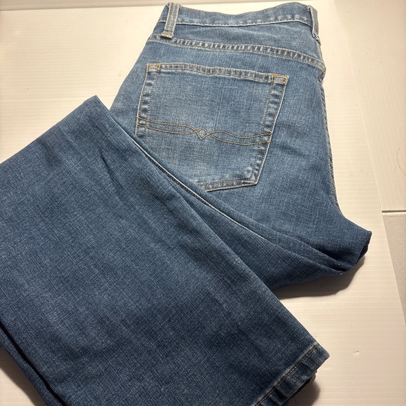 Men’s LUCKY BRAND Denim Blue Jeans size 33 waist 32 Leg, model is 221 Straight. - Picture 3 of 7